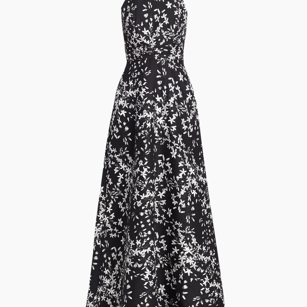 Monique Lhuillier Gown - Picture 2 of 7